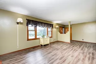 1967 Miles Rd, Springfield Township, OH 45231 - Photo 9