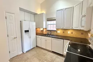 1411 Garden Pl, Sharonville, OH 45246 - Photo 11