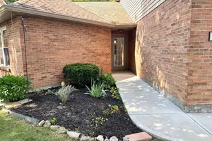 1411 Garden Pl, Sharonville, OH 45246 - Photo 3