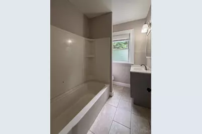 916 Elberon Avenue, Cincinnati, OH 45205 - Photo 11