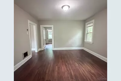 916 Elberon Avenue, Cincinnati, OH 45205 - Photo 7