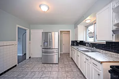 3948 Holman Circle, Silverton, OH 45236 - Photo 5