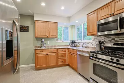 5042 Collinwood Place, Cincinnati, OH 45227 - Photo 9