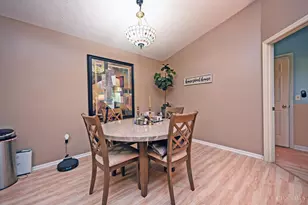 9325 Winton Rd, Springfield Township, OH 45231 - Photo 5