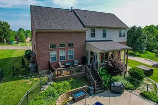 5945 Brierly Ridge Dr, Green Township, OH 45247 - Photo 9
