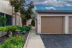 8022 Timbertree, West Chester, OH 45069 - Photo 1