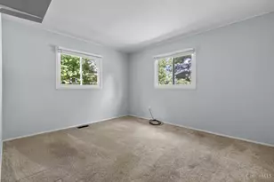 8777 Morningstar Ln, Springfield Township, OH 45231 - Photo 23
