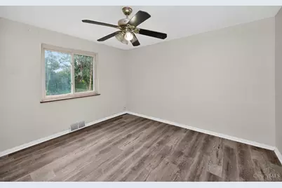 3452 Robb Avenue, Cheviot, OH 45211 - Photo 7