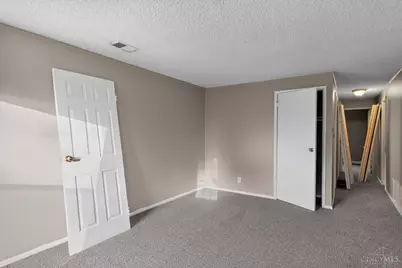 8587 Daly Road, Springfield Township, OH 45231 - Photo 9