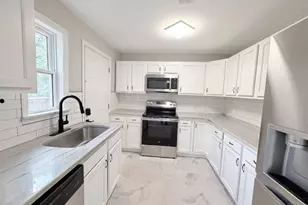 577 Lowell Ave, Cincinnati, OH 45220 - Photo 7