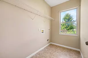 6176 Spires Dr, Miami Township, OH 45140 - Photo 7