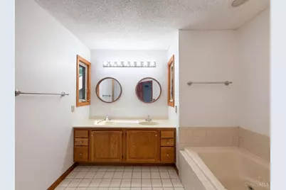 2129 Greenpine Drive, Springfield Township, OH 45231 - Photo 9