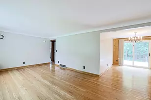 473 Breezy Ln, Union Township, OH 45244 - Photo 5