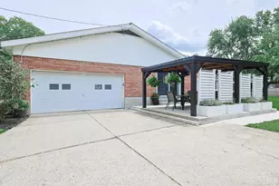 701 Ashford Ct, Springfield Township, OH 45231 - Photo 55