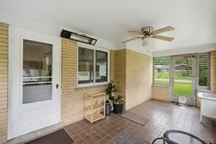 9401 Sherborn Dr, Springfield Township, OH 45231 - Photo 23