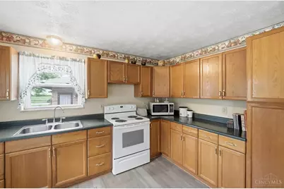 9374 Silva Drive, Cincinnati, OH 45251 - Photo 7