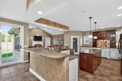 295 Hampton Place, Beavercreek, OH 45385 - Photo 17