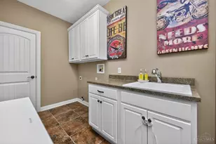 295 Hampton Pl, Beavercreek, OH 45385 - Photo 25