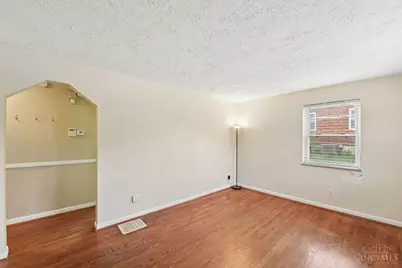 8546 Darnell Avenue, Sycamore Township, OH 45236 - Photo 3