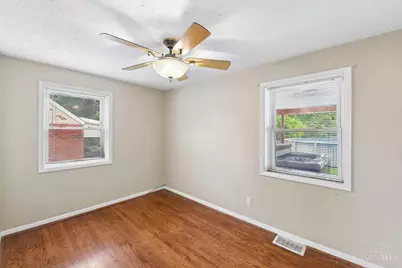 8546 Darnell Avenue, Sycamore Township, OH 45236 - Photo 11