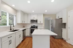 6527 Thistle Grove, Hamilton Township, OH 45152 - Photo 15