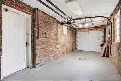 454 Wood Avenue, Cincinnati, OH 45220 - Photo 33