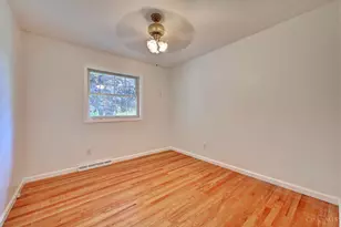 1063 Newcastle Dr, Springfield Township, OH 45231 - Photo 13