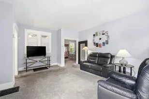 4024 Paddock Rd, Cincinnati, OH 45229 - Photo 5