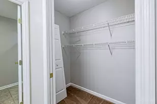 6975 Summit Lake Dr, Green Township, OH 45247 - Photo 21