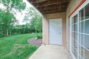 6975 Summit Lake Dr, Green Township, OH 45247 - Photo 29