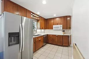 7451 Sagamore Dr, Amberley, OH 45236 - Photo 9