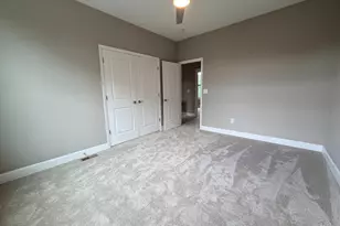 381 Cityscape W Dr, Cincinnati, OH 45205 - Photo 9