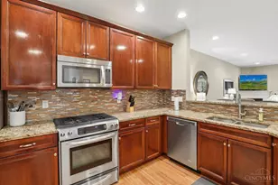 828 Town Scapes Ct, Miami Township, OH 45140 - Photo 9