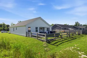 112 Ella Rose Dr, Sterling Township, OH 45154 - Photo 5