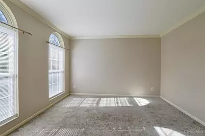10194 Meadowknoll Drive, Symmes Township, OH 45140 - Photo 7