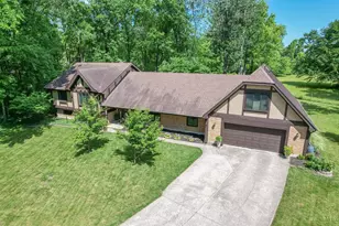7261 Candlewyck Ct, Centerville, OH 45459 - Photo 3