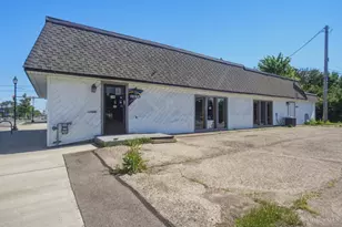 136 N Broad St, Fairborn, OH 45324 - Photo 1