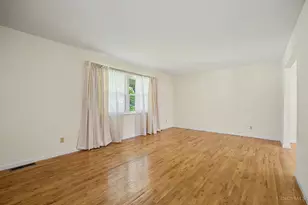 1690 Yellowglen Dr, Anderson Township, OH 45255 - Photo 9