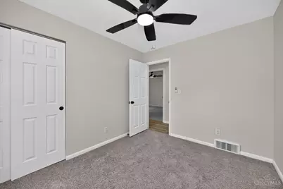 4074 E Kemper Road, Sharonville, OH 45241 - Photo 17