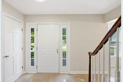10085 Sonya Lane, West Chester, OH 45241 - Photo 5
