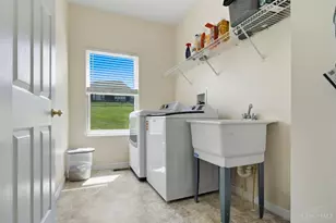 6072 Spring Lake Dr, Fairfield Township, OH 45011 - Photo 9