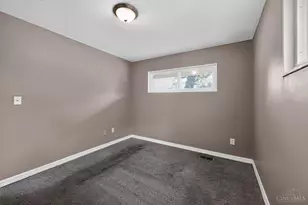 8760 Grenada Dr, Springfield Township, OH 45231 - Photo 21