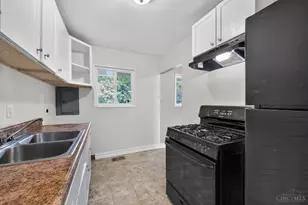 8760 Grenada Dr, Springfield Township, OH 45231 - Photo 13