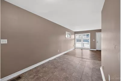 8760 Grenada Drive, Cincinnati, OH 45231 - Photo 11
