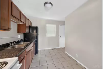 1910 Ashbrook Drive, Cincinnati, OH 45238 - Photo 9