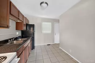 1910 Ashbrook Dr, Cincinnati, OH 45238 - Photo 9
