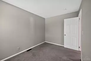 1910 Ashbrook Dr, Cincinnati, OH 45238 - Photo 13