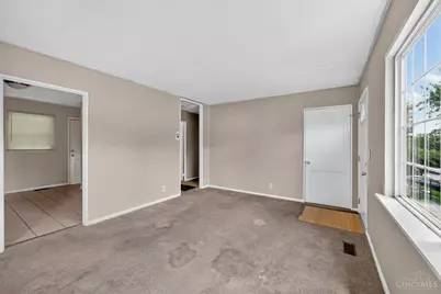 1910 Ashbrook Drive, Cincinnati, OH 45238 - Photo 5