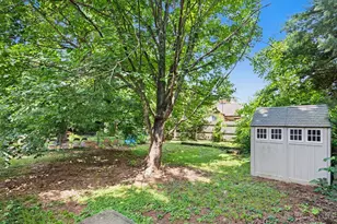 6480 Ridgefield Dr, Springfield Township, OH 45224 - Photo 17