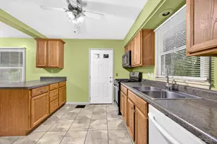 6480 Ridgefield Dr, Springfield Township, OH 45224 - Photo 5